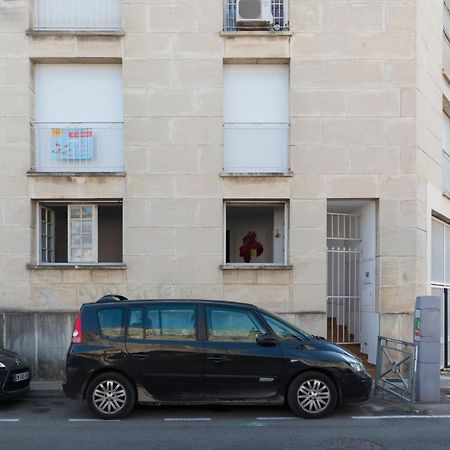 APPARTEMENT DE CHARME - VUE SUR REMPARTS - 2 PERSONNES - WiFI GRATUIT Avignon Exterior foto